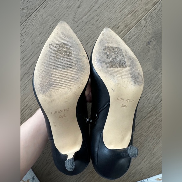 like new Nine West black ankle boots - Picture 8 of 8